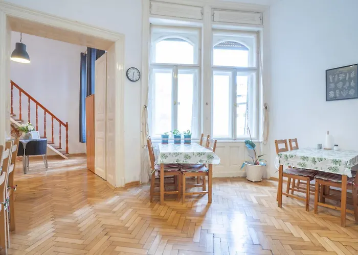 Cedar Inn Budapest - Palace District