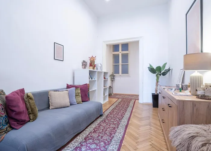 Cedar Inn Budapest - Palace District